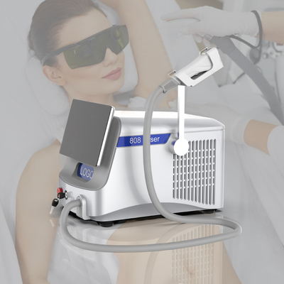 Tragbare Laser-Haarentfernungsanlage 810nm Dauerhaarentfernungsanlage für Frauen