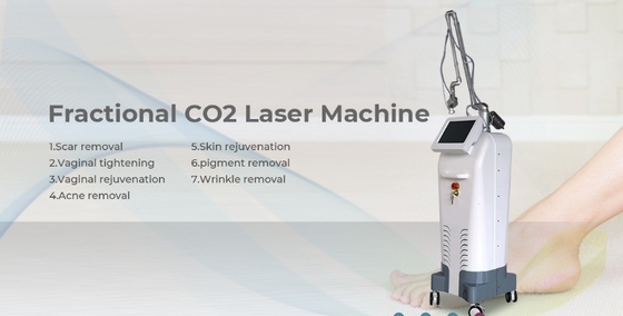 Narbenentfernung Fraktions-CO2-Laser-Schönheitsgerät mit 10,4 Zoll LCD-Touchscreen