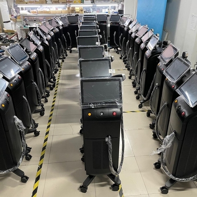 3 Wellenlänge Laser-Haarentfernung 808nm 1064nm 755nm für Frauen Permanente Schönheit