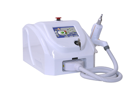 3 in 1 Q Switch ND Yag Lasermaschine Tattoo Entfernung OEM ODM Dienstleistungen