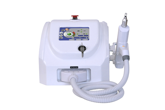 3 in 1 Q Switch ND Yag Lasermaschine Tattoo Entfernung OEM ODM Dienstleistungen