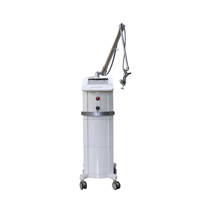 40W 60W Fractional CO2 Laser Maschine für Faltenentfernung Streckenmarke Narbenentfernung Straffung