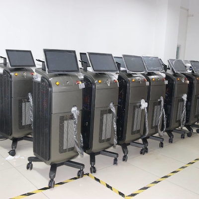 755nm 808nm 1064nm Multifunktionelle Schönheitsmaschine Pico Nd YAG Laser mit HF-Technologie